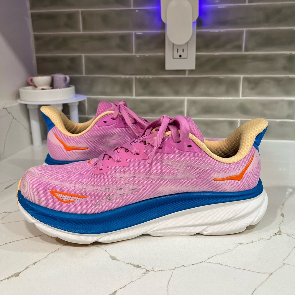 Hoka Clifton 9 WIDE Running Shoes. Women’s Size 9D Color Pink - Picture 4 of 10